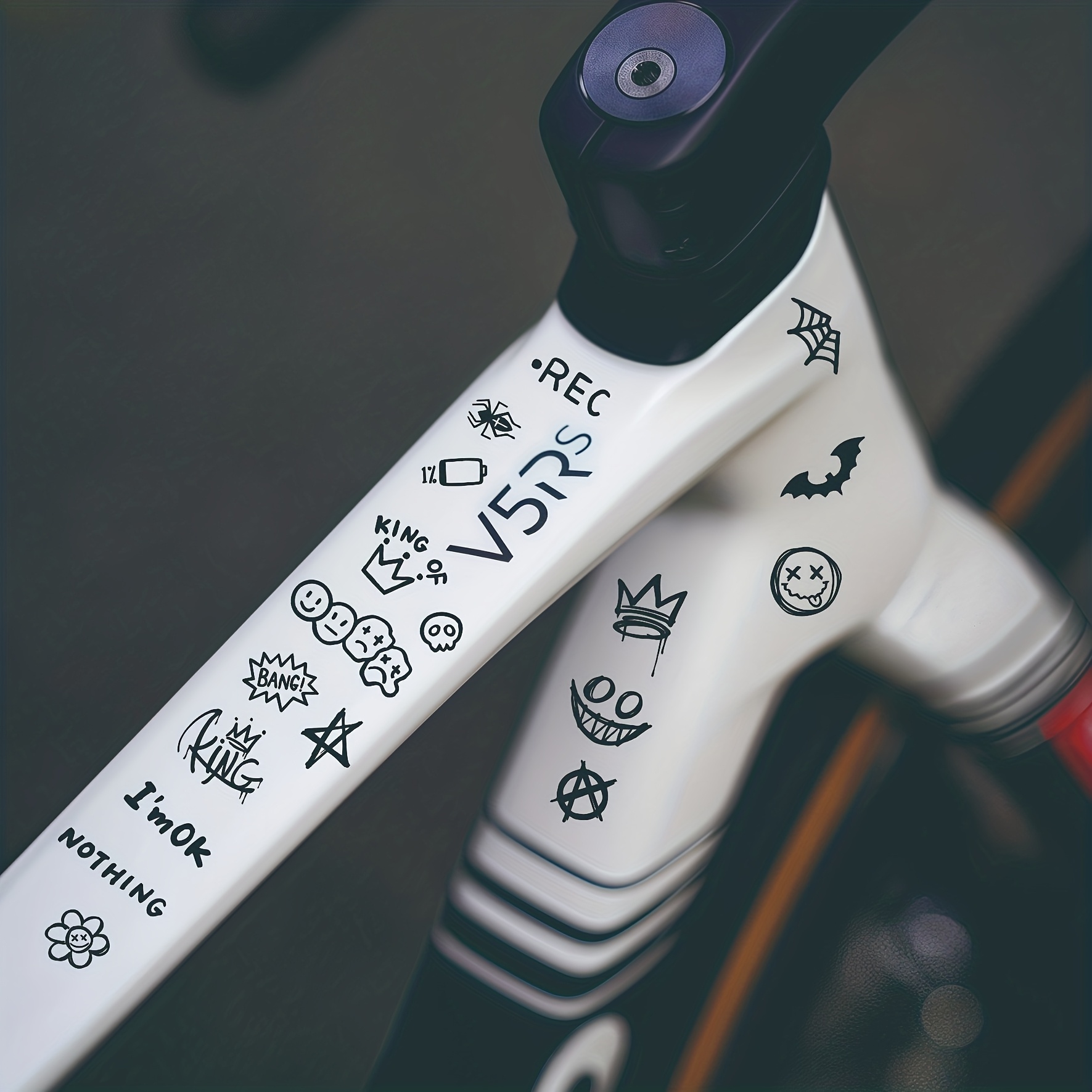 ชุดสติ๊กเกอร์ตกแต่งลายกราฟฟิตี - Cycling Gear Storage Rack บทวิจารณ์และราคา